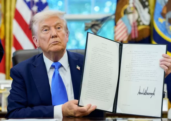 Sự Ra Đời “Thẻ Vàng” Của Trump Tác Động Gì Đến Di Trú Hoa Kỳ?